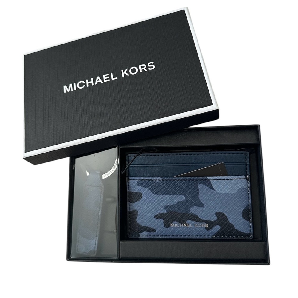 NWT Michael Kors Card Wallet and Keychain |With the Giftbox